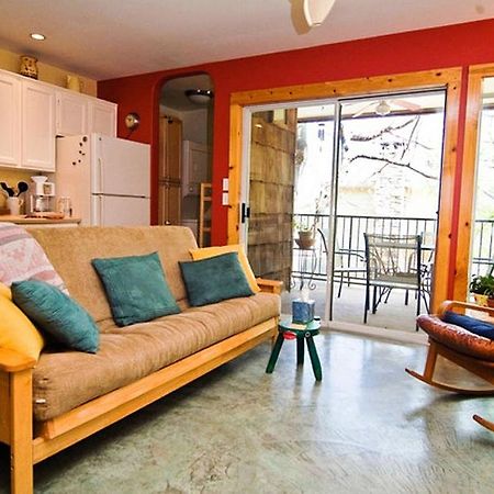 Barton Hills Condo Остин Екстериор снимка